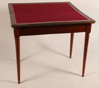 Table à jeux en acajou et placage d'acajou, cerné d'une ling… (photo 2)