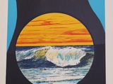 une image représentant un tableau d'un vase avec un coucher de soleil en arrière-plan