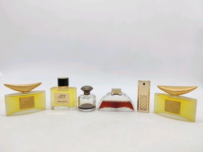 Lot de 6 flacons de factices/eau de toilette dont : Jean Mar…