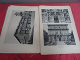 un livre ouvert posé sur une table, sur laquelle se trouvent des photos de bâtiments