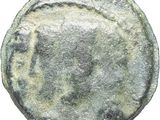gros plan d'une pièce de monnaie sur une surface blanche