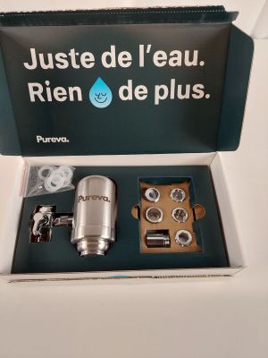 une boîte contenant quelques objets