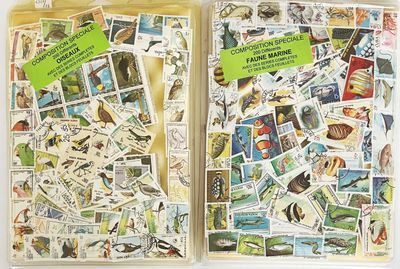 un livre avec beaucoup de timbres