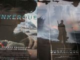 affiche de film représentant un homme armé devant un avion