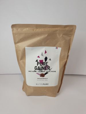 un sac de « Pure Gainer » posé sur une table