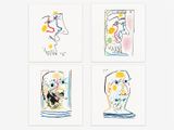 quatre dessins de couleurs différentes représentant le visage d'un homme et celui d'une femme