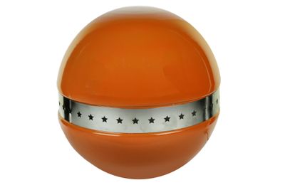 une image représentant une balle orange ornée d'étoiles sur le côté