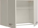un gros plan d'une armoire blanche dont la porte est ouverte