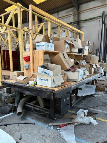 Table de montage pour volets roulants de fabrication artisanale (...
