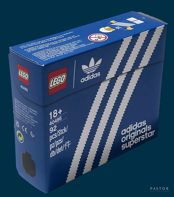 une boîte bleue ornée d'une bande blanche