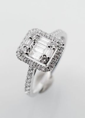 Bague de style Art déco en or deux tons blanc 750%°.