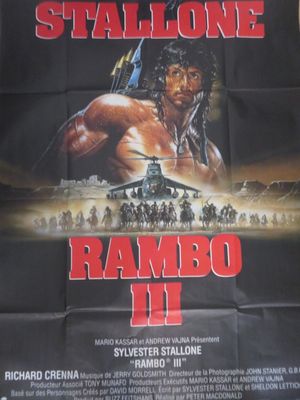 L'affiche de « Rambo II » est accrochée au mur.