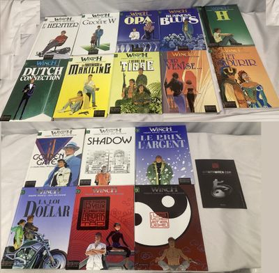 beaucoup de livres sur un lit