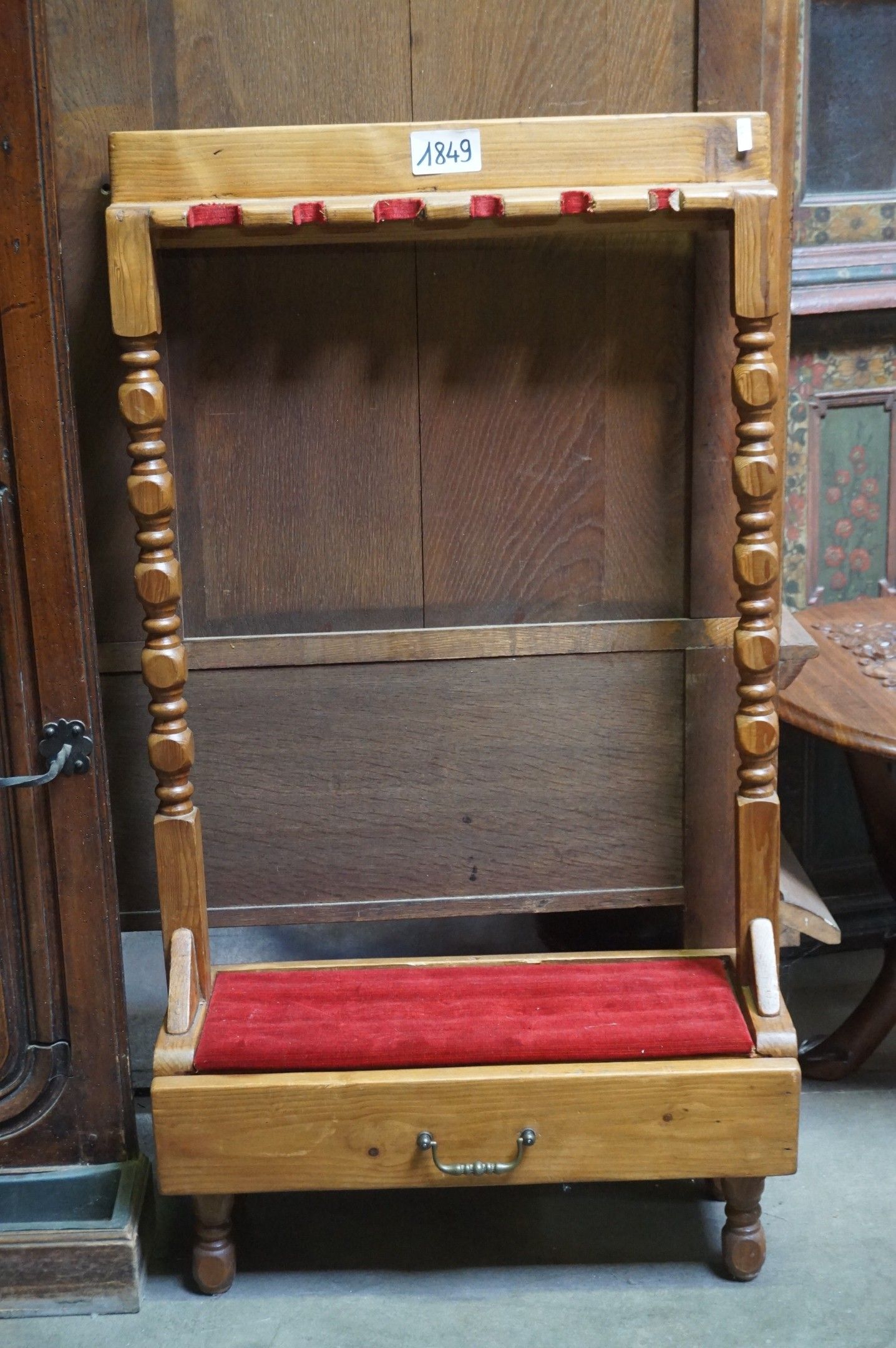 meuble à armoires en bois vert - H : 113 cm - L : 63 cm
