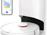 un robot blanc relié à un téléphone