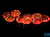 des oplites rouges qui brillent dans le noir
