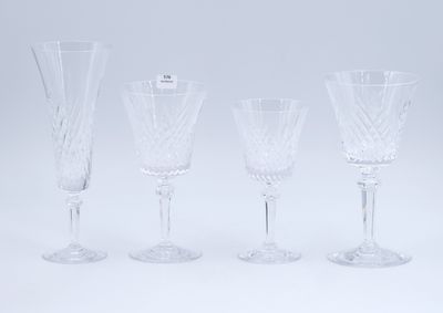 SEVRES. Service de verres à pied en cristal modèle "Niagara"…