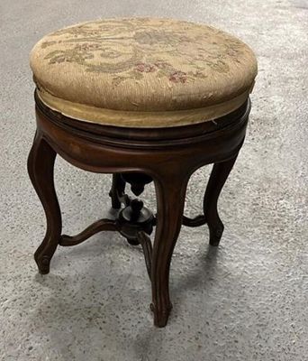 Tabouret de piano en bois naturel de style Louis XV. France.…