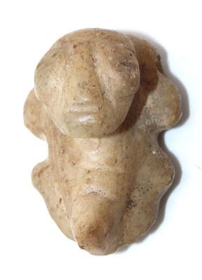 Amulette-pendentif représentant un personnage à tête de Zemi…