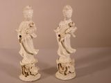 paire de figurines chinoises anciennes représentant une femme et un homme