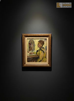 une image représentant un tableau accroché au mur d'une pièce sombre