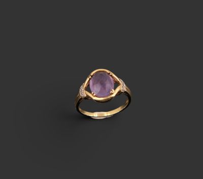 une bague en améthorate et diamants