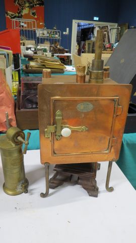 Ancien stérilisateur médical en cuivre marqué « Creuzan et Soular...