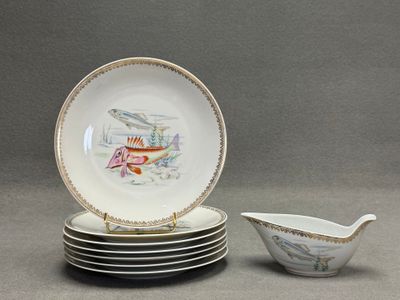 Service à poisson en porcelaine de Limoges comprenant Sept a…