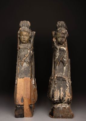 Deux éléments de pans de bois architecturaux en bois sculpté… - Photo 1