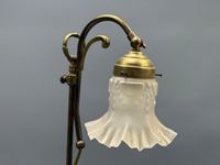 Lot de deux lampes dont une Tulipe de style 1900 (accidentée… (photo 3)