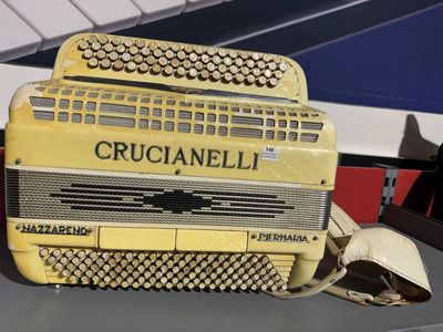 Accordéon d'occasion CRUCIANELLI PIERMARIA blanc. - Photo 1