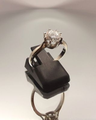 Bague en Platine et Or Gris avec Solitaire Moderne - Élégance et Raffinement