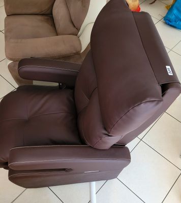 FAUTEUIL confortable relevant skaï marron, électrique, de ma… - Photo 1