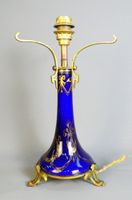 Pied de lampe en céramique bleu marine et or, à décor Art No…