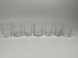 un lot de six verres à eau en verre gravé