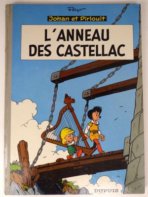 On voit ici la couverture du livre *L'Anneau des Castelac*.