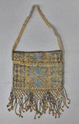 Petit sac du soir en perles tressé
