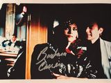 une photo dédicacée de Michael Jackson et Michael Jackson dans une scène du film « Michael Jackson »