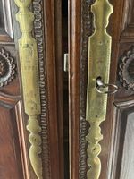 ARMOIRE en chêne mouluré et sculpté du Nord de la France, de… (photo 2)