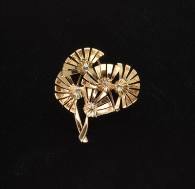 Broche "Fleurs" en or rose 18K, les pétales stylisés, les ce… - Photo 1