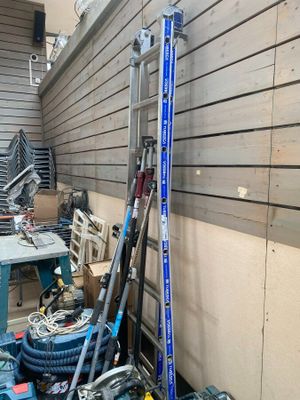 a lot of tools that are sitting on the floor