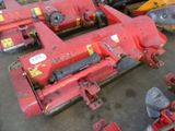 de nombreux types de machines présents sur le terrain