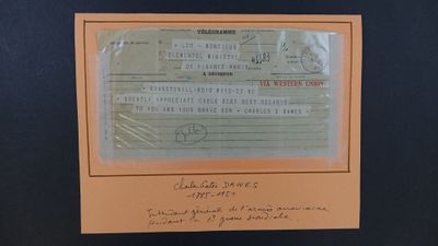 une image représentant une photo d'un billet sur lequel figure la photo d'un homme