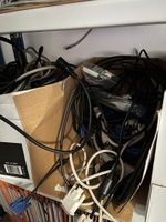 deux éléments métalliques de racks moyen porteur 120x30 à 4 … (photo 5)