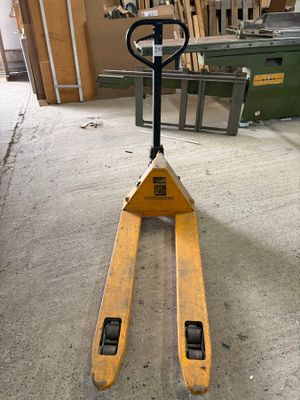 Un transpalette manuel. - Photo 1