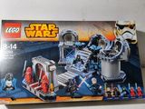 une boîte contenant un ensemble Lego Star Wars