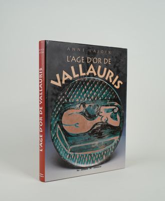 the book cover of lage d ' orde vallauus is shown on a white surface