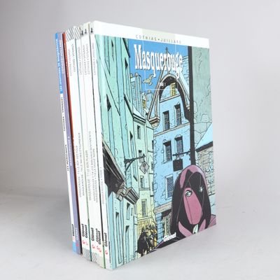 un grand nombre de livres empilés les uns sur les autres