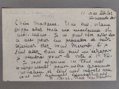 une vieille lettre manuscrite d'un homme qui écrit sur un morceau de papier