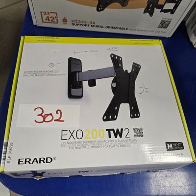 un meuble sur lequel est posée une télévision
